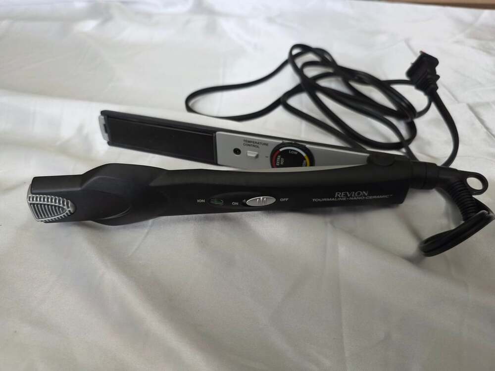 Revlon Tourmaline Nano Ceramic Straightener Flat Iron One Inch